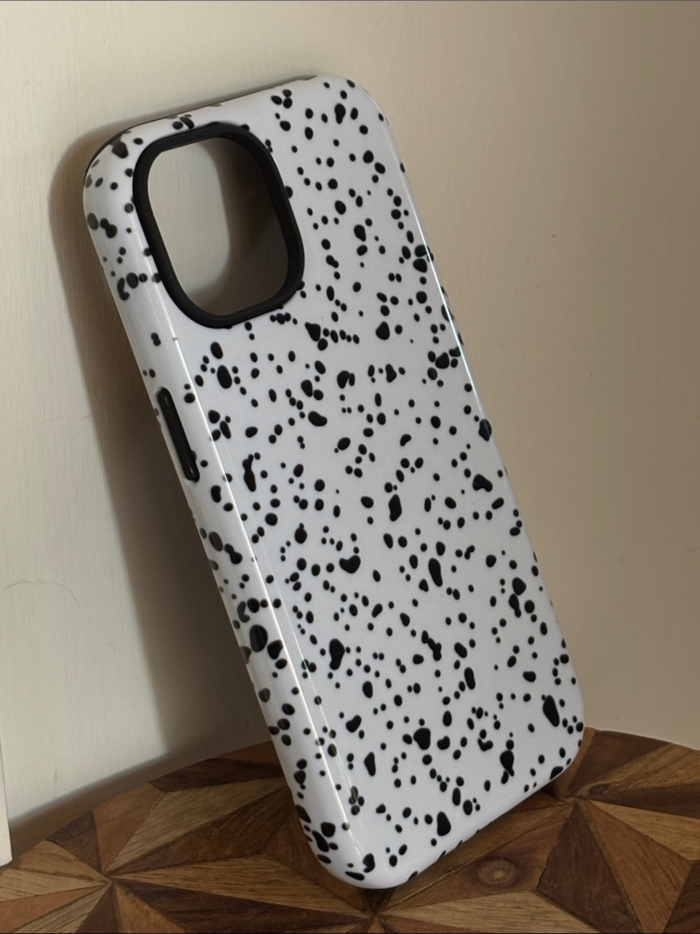 NWT iphone 15 Spotted Speckled Black & White Dots Spots 2 Piece Phone Case
